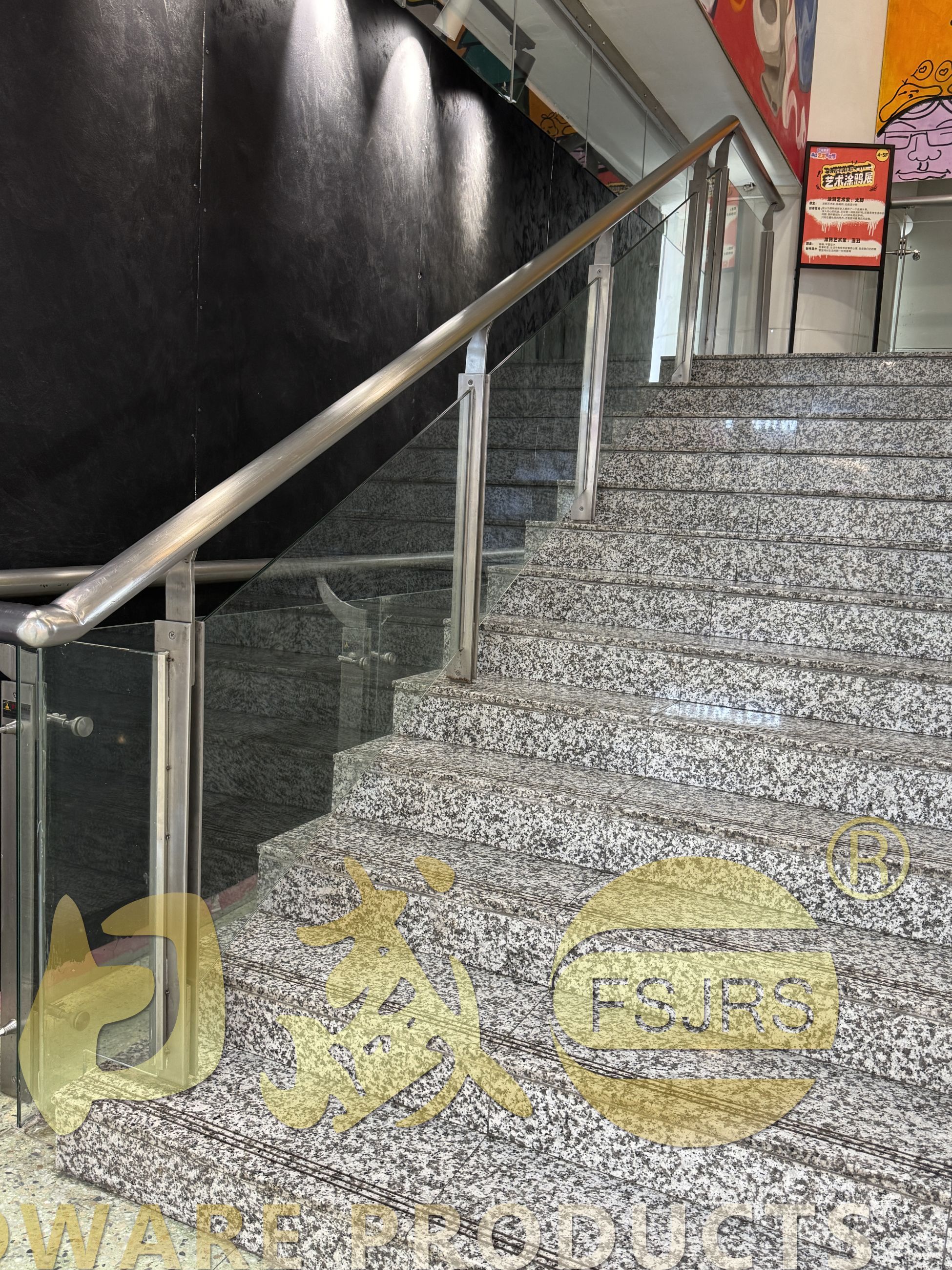 不銹鋼護(hù)欄廠家廣州正佳廣場護(hù)欄工程案例